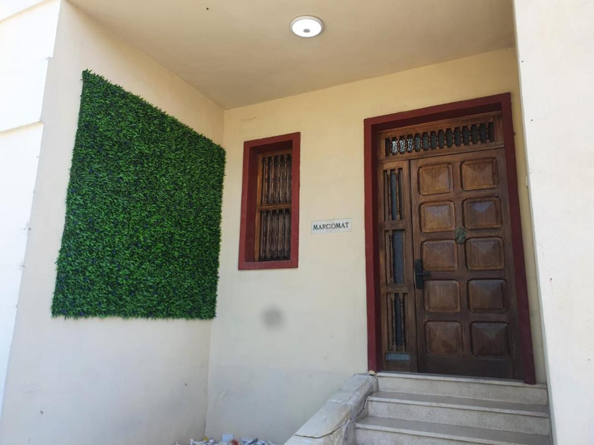 Ommi Hostel Saint Julian's Luaran gambar
