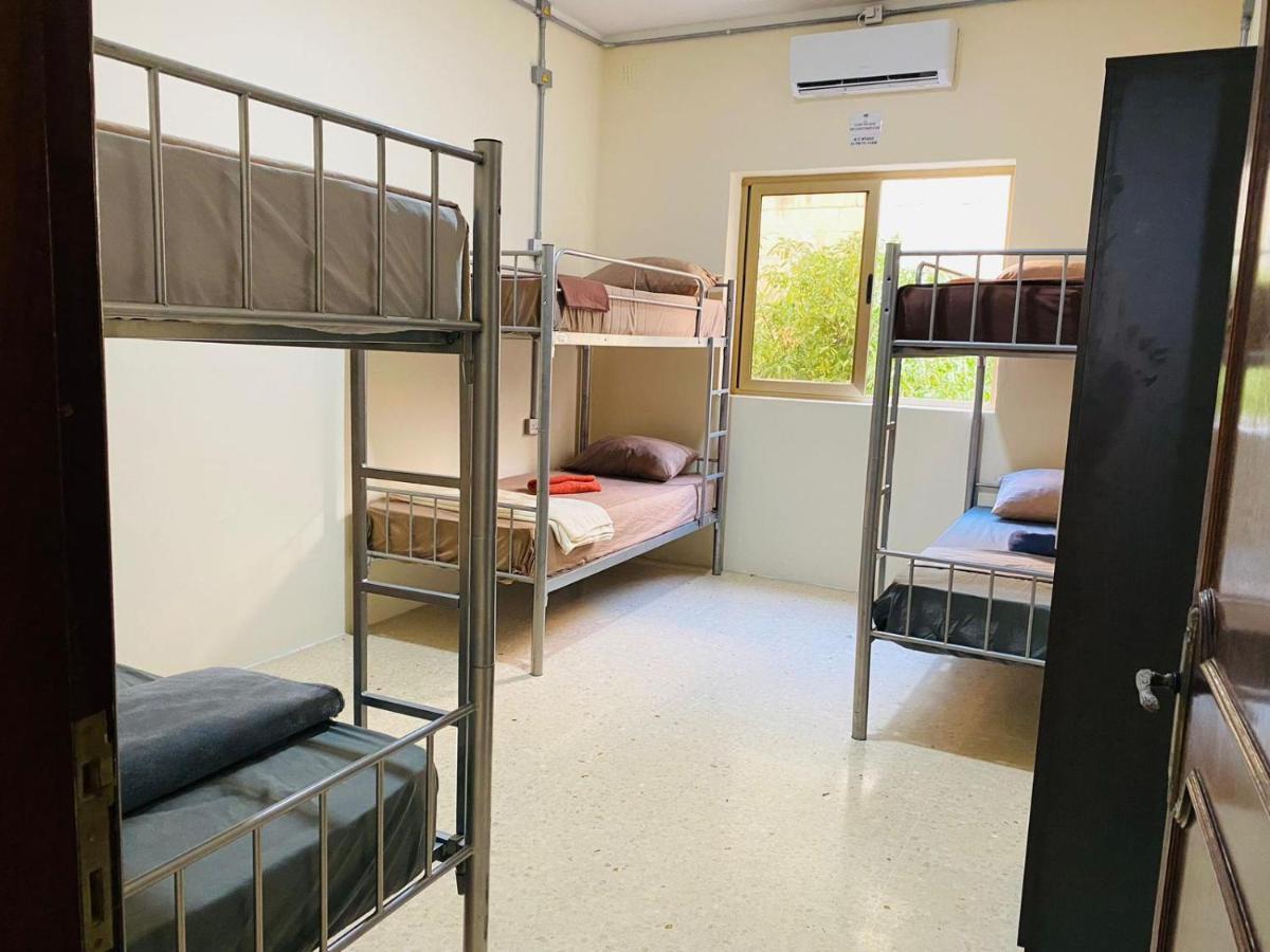 Ommi Hostel Saint Julian's Luaran gambar