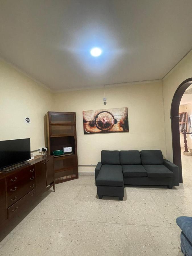 Ommi Hostel Saint Julian's Luaran gambar